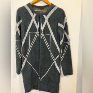 Vandana Open Front Dark Grey and White Cardigan
Size S